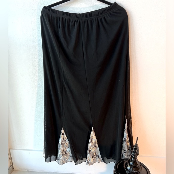 unbranded Dresses & Skirts - COCKTAIL BLACK SKIRT w/ SILVER EMBROIDERY | size XL